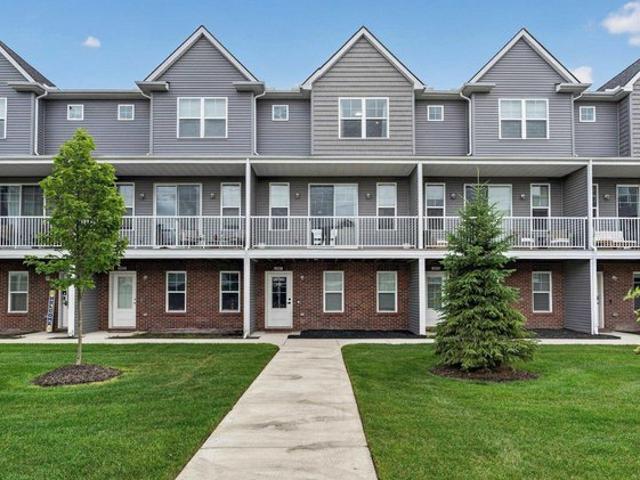 Townhouse for sale in Auburn Hills, Michigan