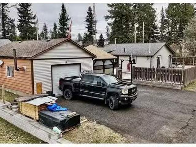 House for sale in 108 Mile Ranch, British Columbia