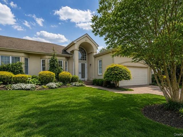 Condo for sale in Huntington, New York
