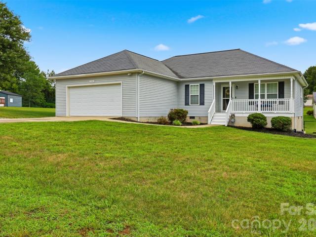 House for sale in Hiddenite, North Carolina