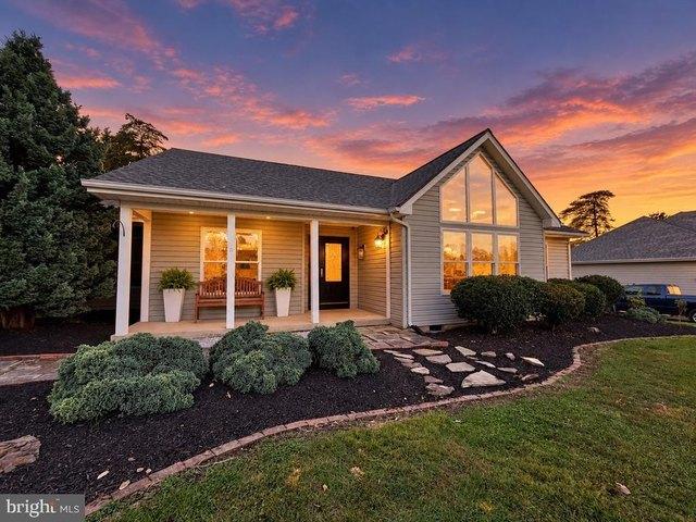 House for sale in Hedgesville, Berkeley County