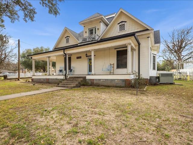 House for sale in Gilchrist, Texas