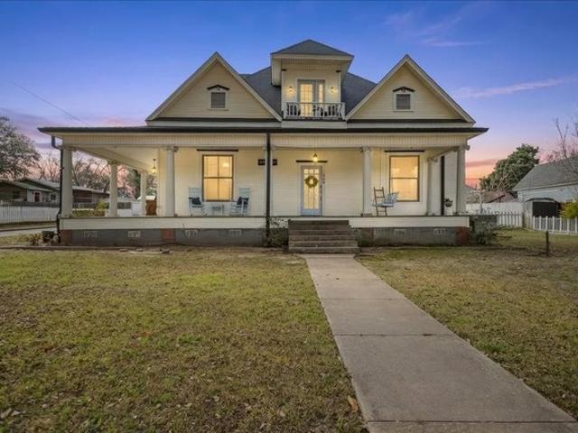 House for sale in Gilchrist, Texas