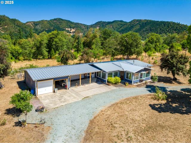 House for sale in Myrtle Creek