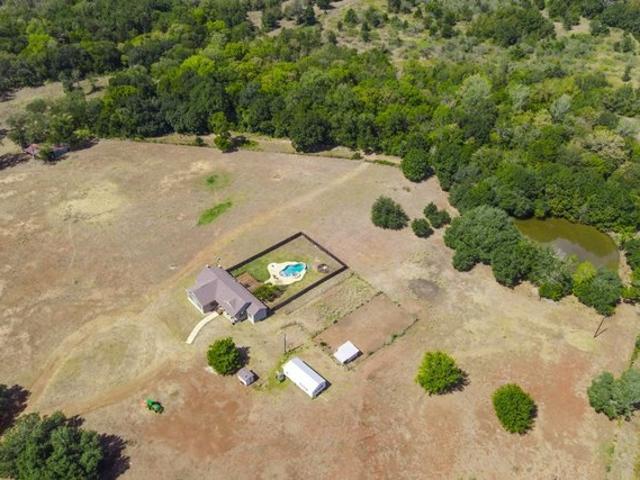 Farm for sale in Lexington, Texas