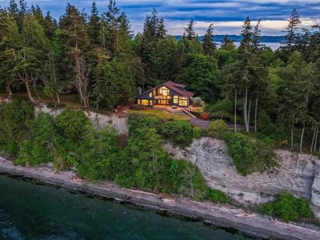 House for sale in Hansville, Washington