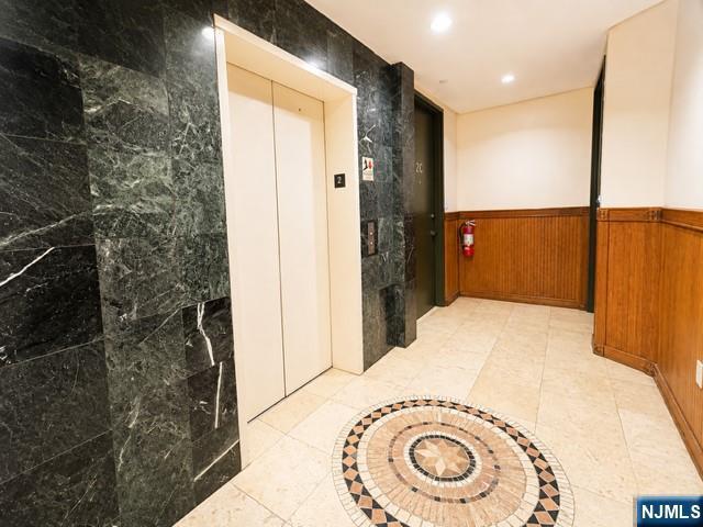 Condo for sale in Palisades Park, New Jersey