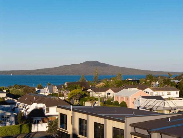 Townhouse for sale in Takapuna, Devonport-Takapuna