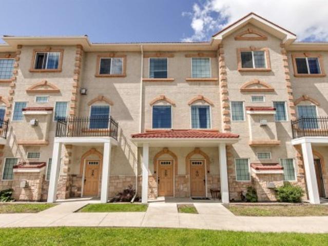 Townhouse for sale in Wedgewood, Alberta