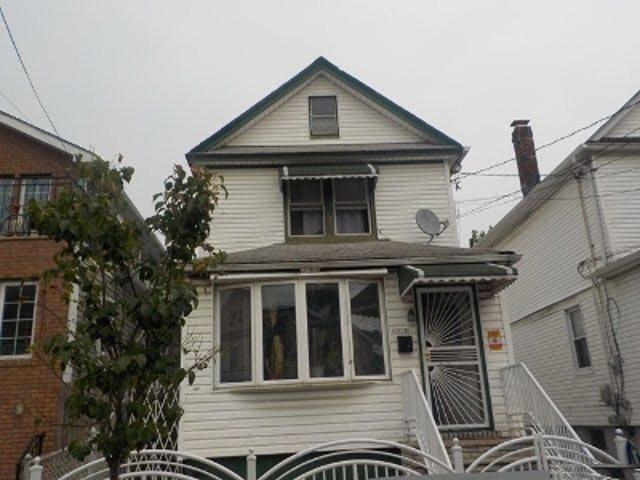 House for sale in Queens, Arverne