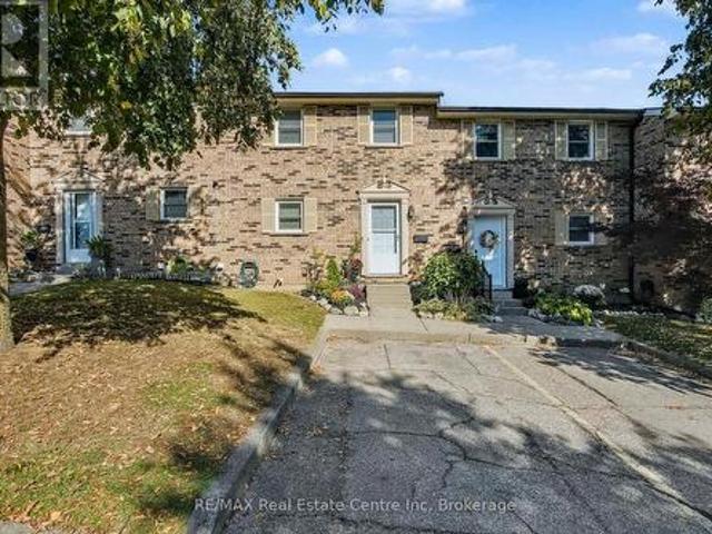 Townhouse for sale in Cambridge, Ontario