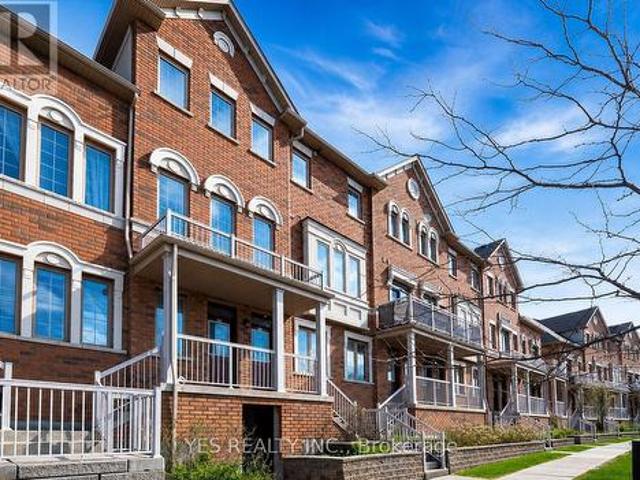 Townhouse for sale in Georgina, Ontario