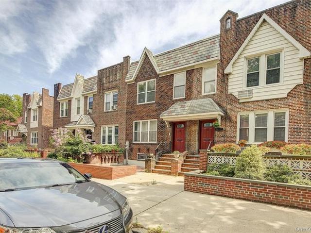 House for sale in Queens, Arverne