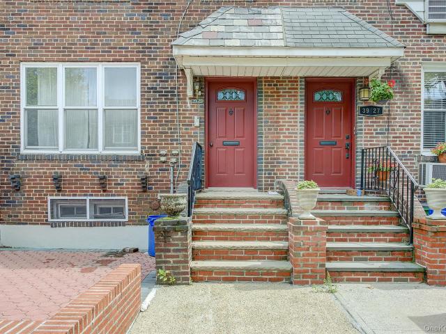 House for sale in Queens, Arverne
