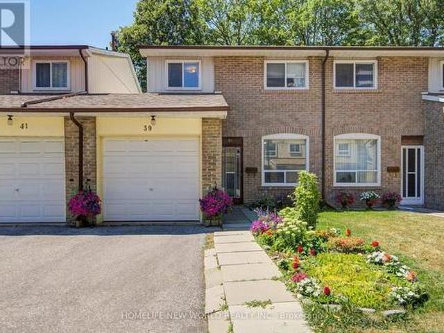 Townhouse for sale in Woburn, Ontario