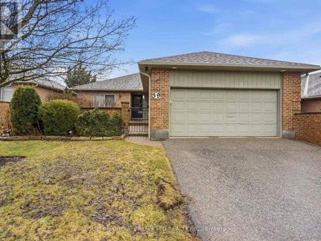 Condo for sale in Arva, Ontario