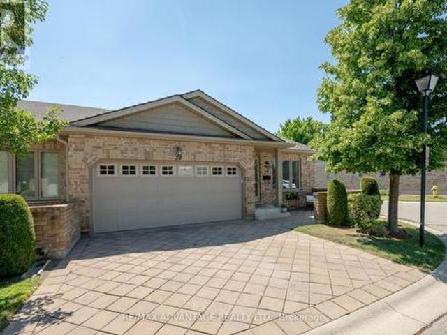 Townhouse for sale in Arva, Ontario