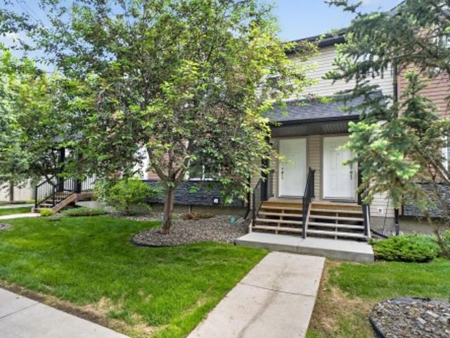 Townhouse for sale in Wedgewood, Alberta