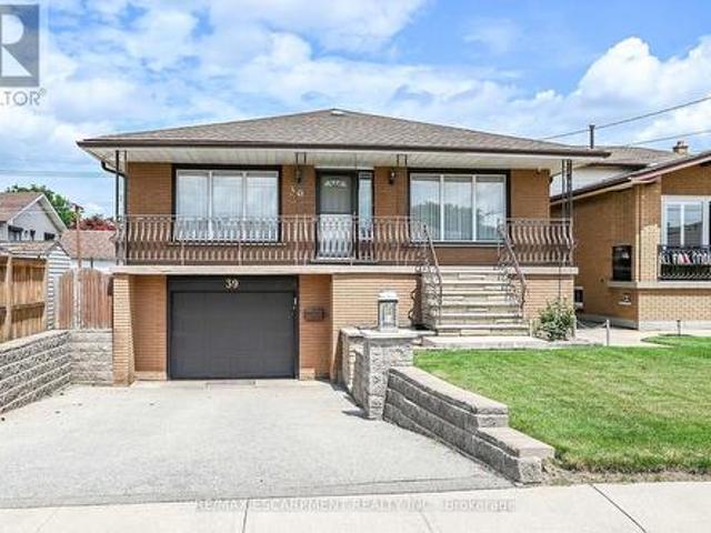 House for sale in Ancaster, Ontario