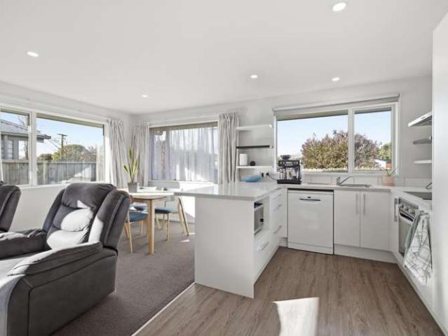 House for sale in Chaslands, Canterbury
