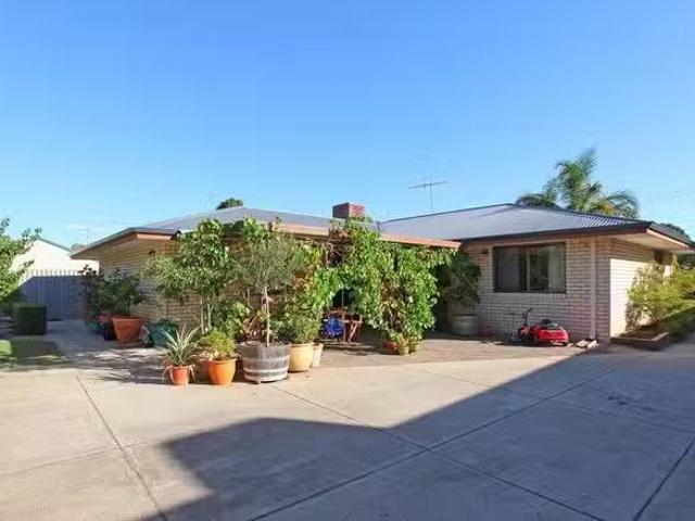 House for rent in Forrestfield, Western Australia