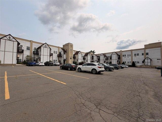 Condo for sale in Cuddebackville, New York
