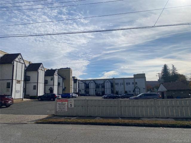Condo for sale in Cuddebackville, New York