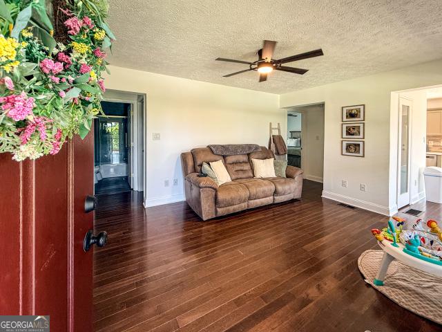 House for sale in Dahlonega, Georgia