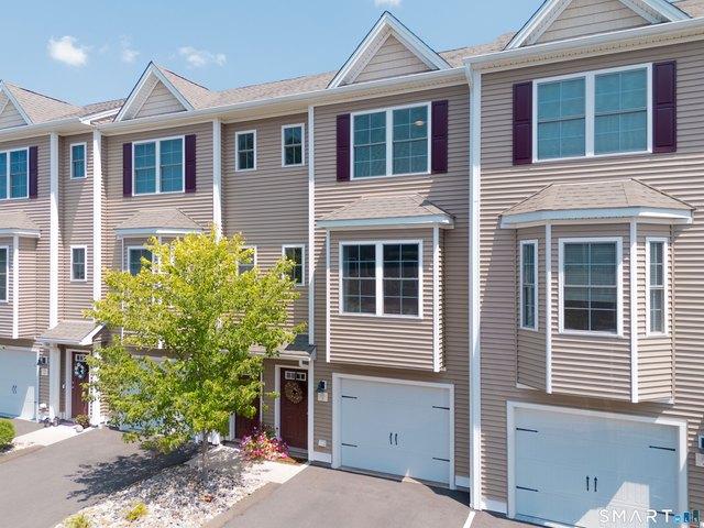 Townhouse for sale in Southington, Connecticut