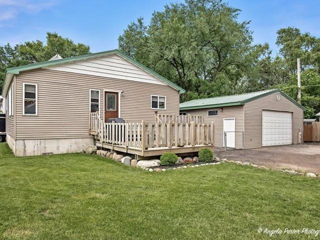 House for sale in Fox Lake, Illinois