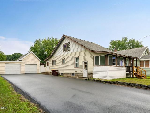 House for sale in Colonie, New York
