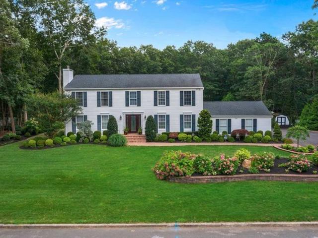 House for sale in Centereach, New York