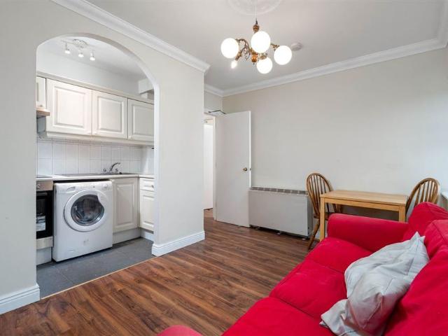 Apartment to rent in Bluebell, North Tipperary