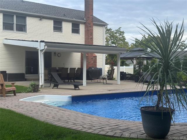 House for sale in Stony Brook, Town of Brookhaven