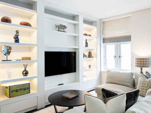 Apartment for rent in Mayfair, Greater London