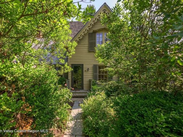 House for sale in Kinderhook, New York