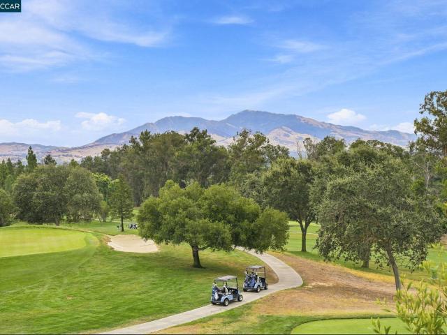 Townhouse for sale in Pleasant Hill, California