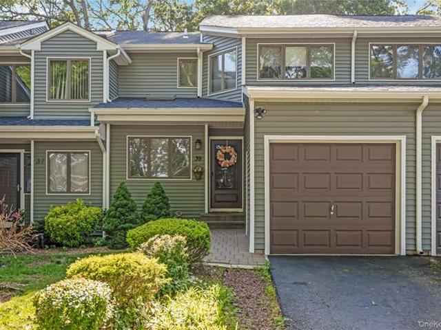 House for sale in Smithtown, New York