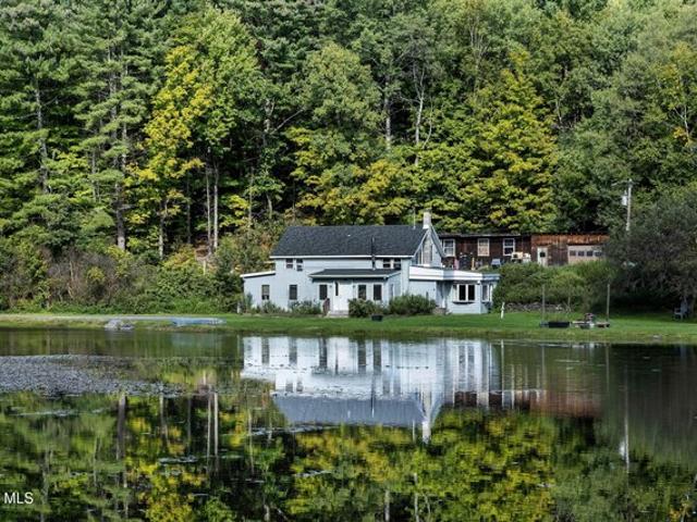 House for sale in Earlton, Town of Coxsackie