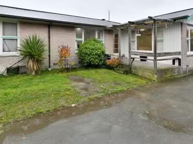 House for sale in Chaslands, Canterbury