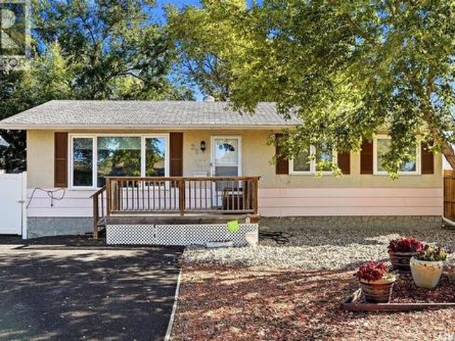 House for sale in Walsh Acres, Regina
