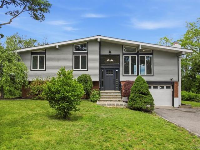 House for sale in Baldwin Place, New York