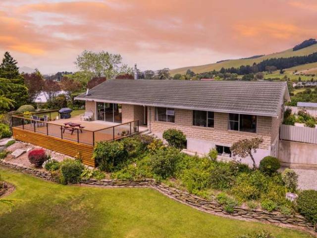 House for sale in Otakou