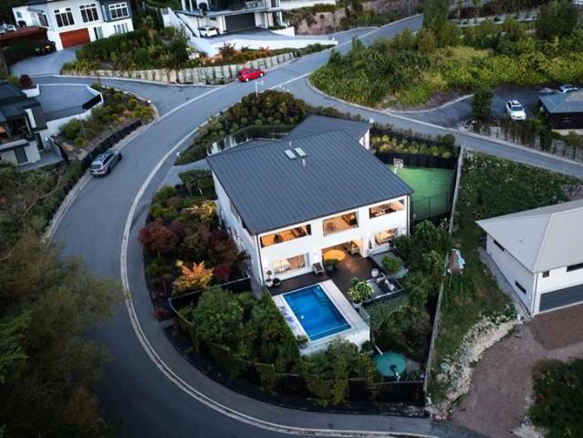 House for sale in Chaslands, Canterbury