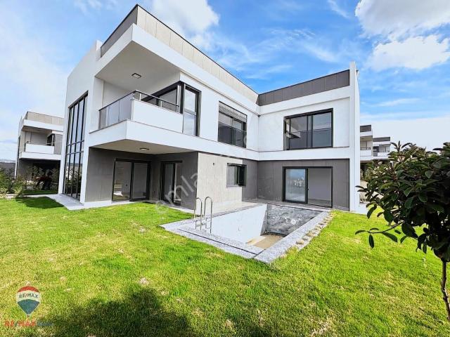 Kuşadasi, Aydin içerisinde satılık Villa