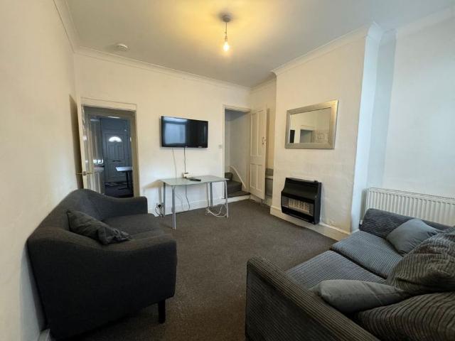 Room for rent in Elmfield, Leicestershire
