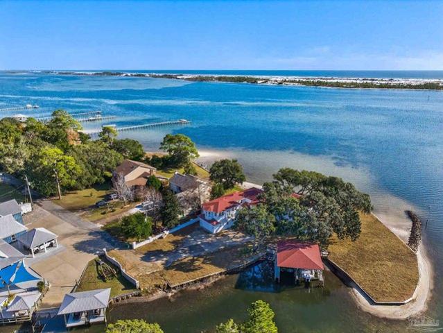 House for sale in Mary Esther, Florida