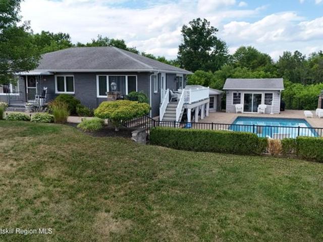 House for sale in Bloomington, New York