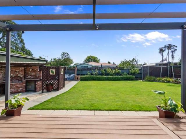 House for sale in Chaslands, Canterbury