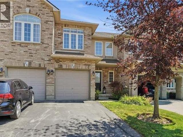 Townhouse for sale in Ancaster, Ontario